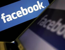 Facebook cep telefonu mu geliyor?