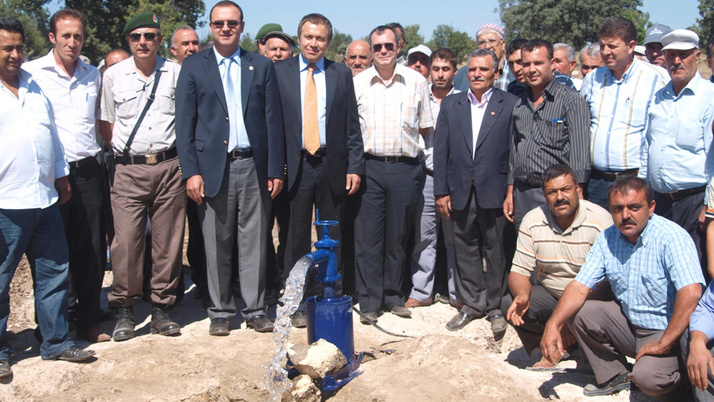 Elektriksiz ovada, jeneratörü traktör çalıştırdı