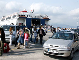 Yolcuları polisle ikna ettiler!