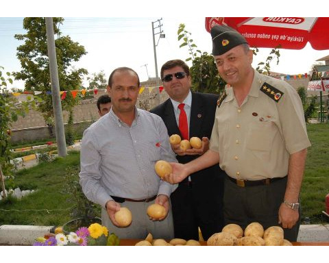 En iyi patatesi üreten ödülü kaptı