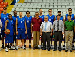 Basketbolcular salonda kilitli kaldı