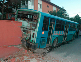 Eskişehir'de halk otobüsünün freni boşaldı